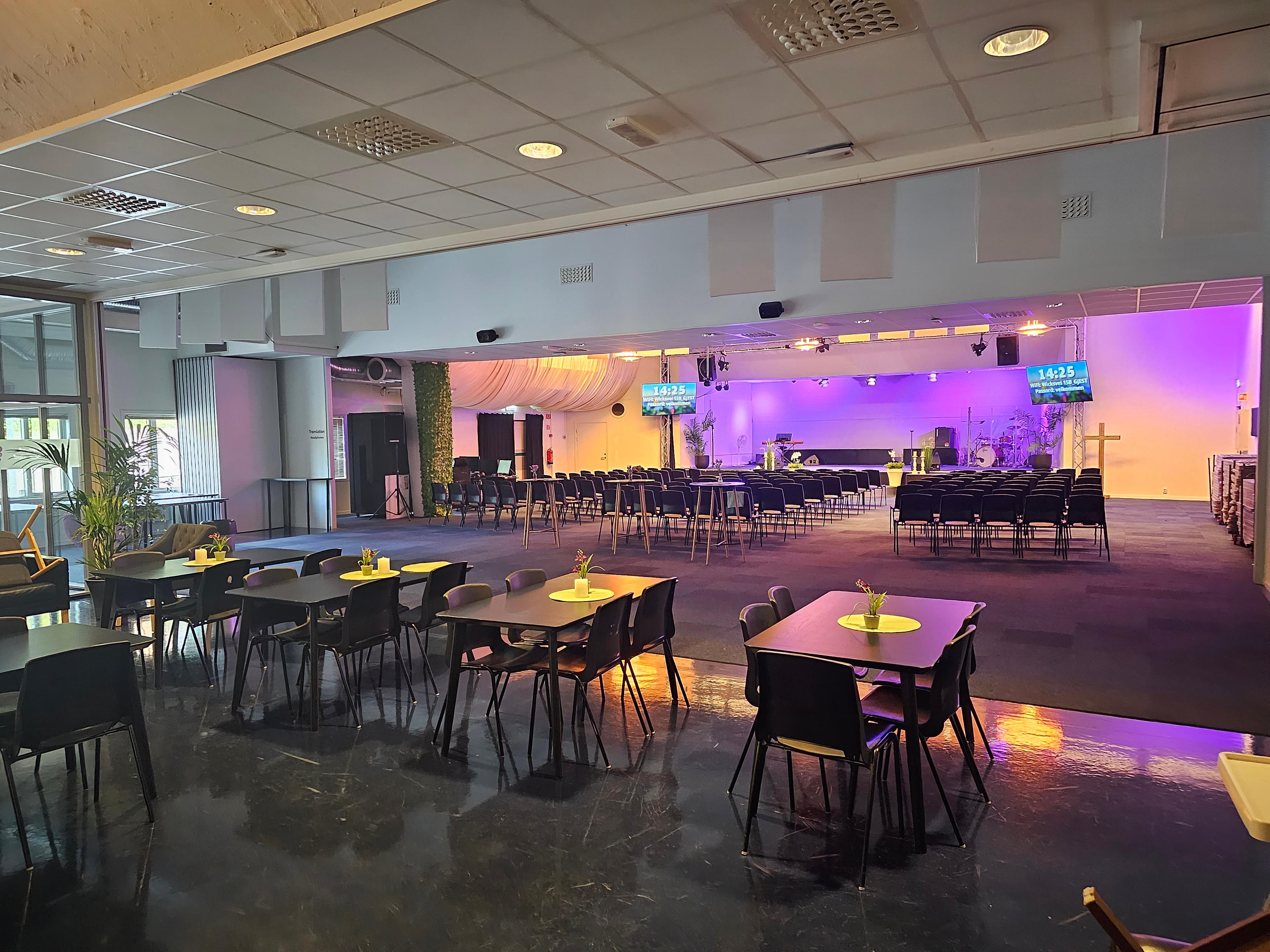 Fra Kafé mot scene